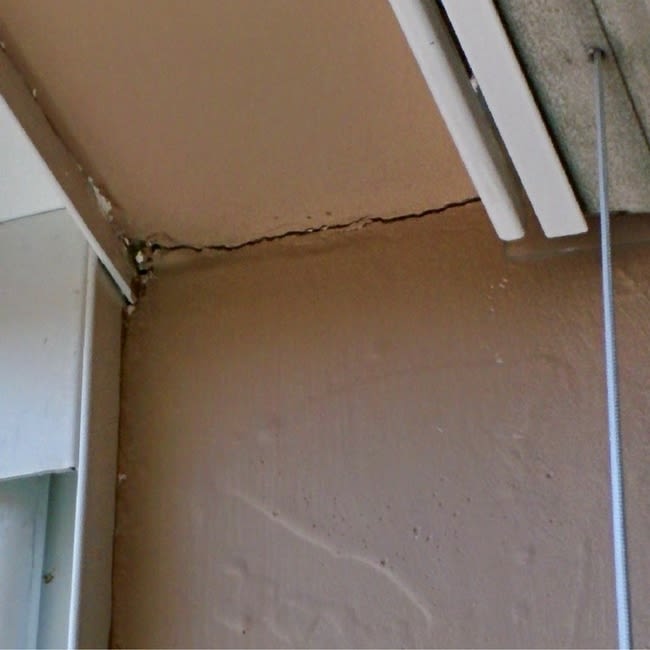 6111 Yeats Manor Dr Tampa Florida window sill cracks lennar construction problems westshore yacht club wci